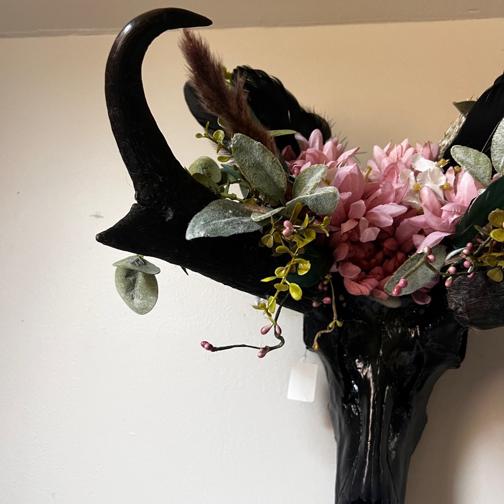 Black Floral Skull Wall Decor Coquette Gothic Western authentic skull 
Beautiful - Picture 14 of 14